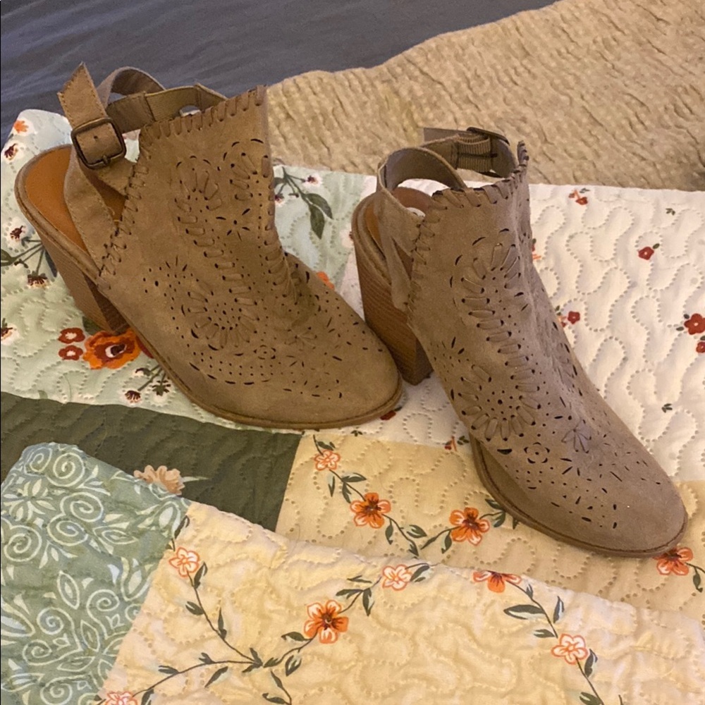 Women's Tan Ankle Boots